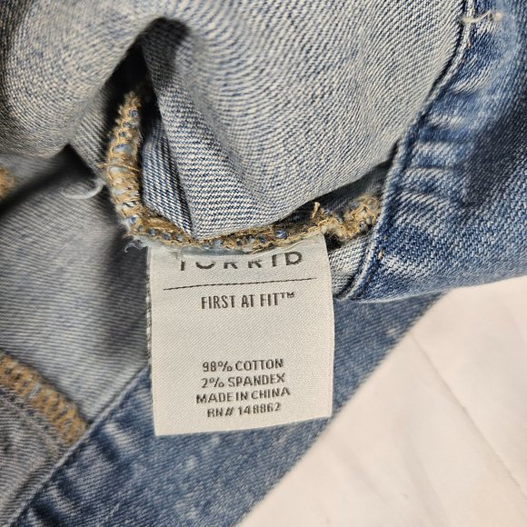 Torrid Light Wash Denim Vest Women's Size Torrid 00 Medium/Large Blue Jean - Picture 7 of 8